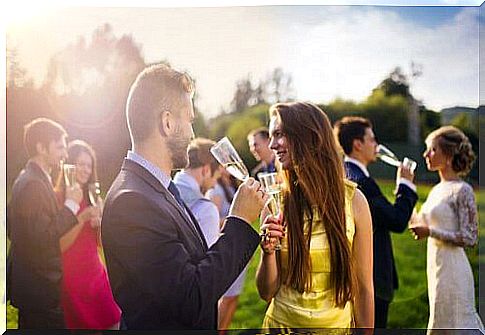 Ways to save on weddings: invite the right amount of people