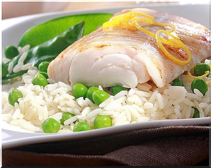 Fish with rice and peas