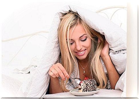 Eating cake in bed in the morning is a morning mistake