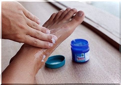 9-alternative-uses-you-can-give-vick-vaporub