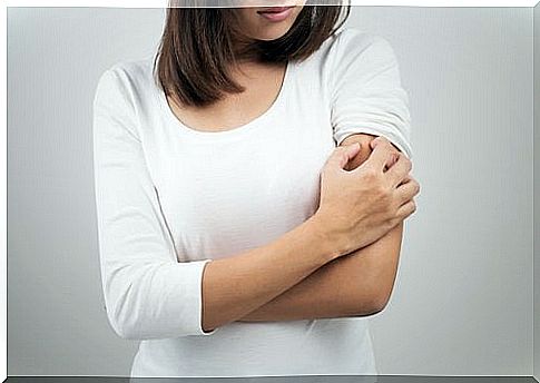 Acne on the arms and gluten intolerance