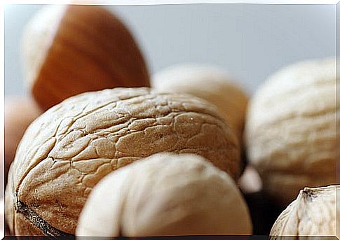 Dried fruits for eye irritation