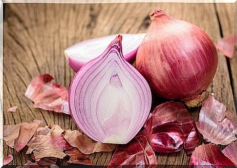 onion-juice-for-skin blemishes