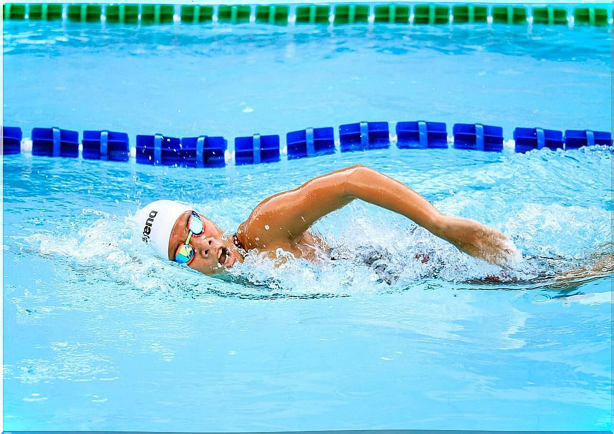 How to maintain proper breathing while swimming