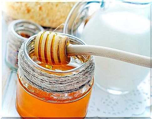 Uses of honey for oral problems