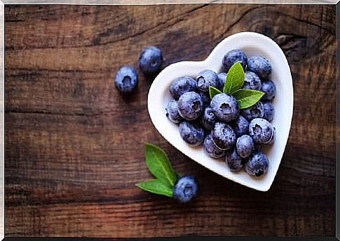 blueberries in bowl