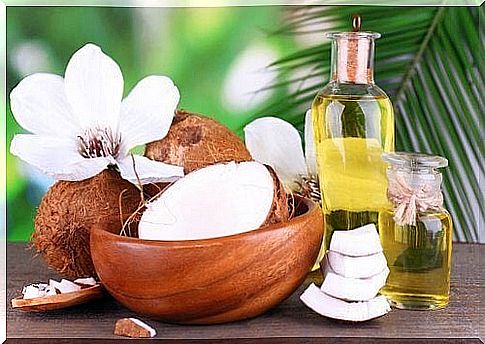 Olive oil and coconut to straighten hair