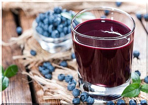 Blueberry juice to improve memory and mental alertness